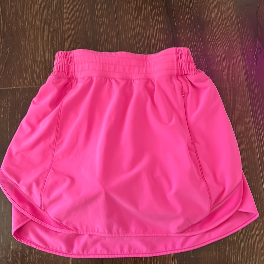 Lululemon hottie hot sonic, pink skirt, size 6